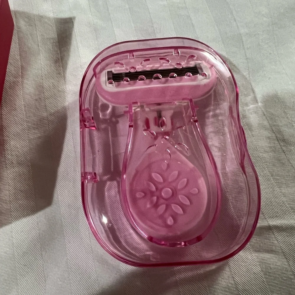 🪒Compact Portable Travel Mini Razor Case 5-Blades